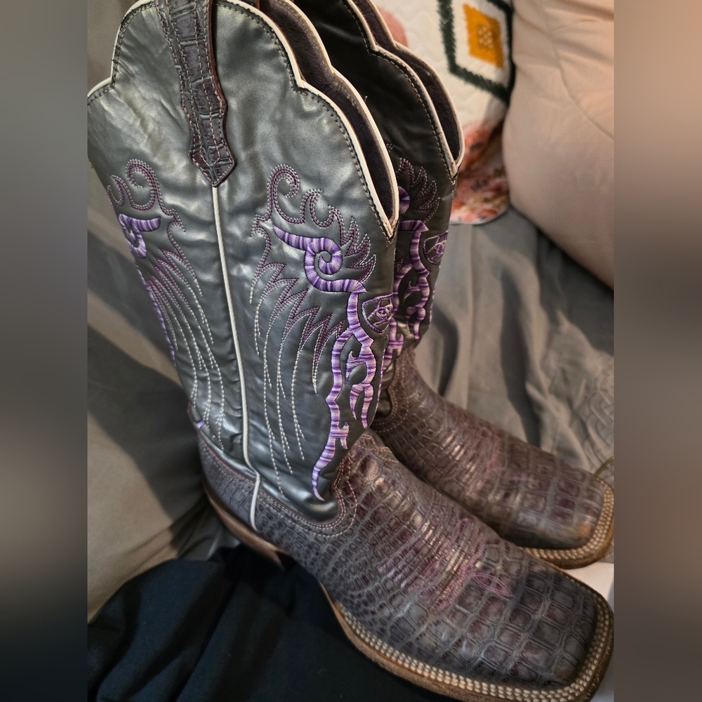 Ariat Leather Boots in Gray and Black